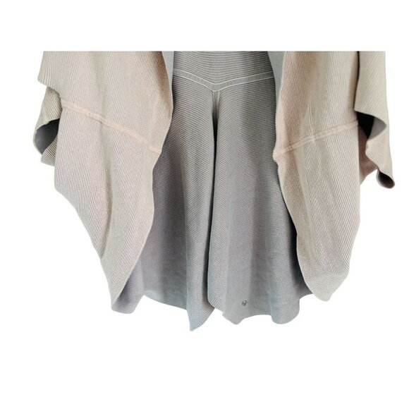LULULEMON Cream Pale Pink Cardigan Cover Size Small - Picture 9 of 9